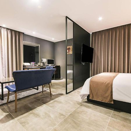 Docking Hotel Gimpo Zimmer foto