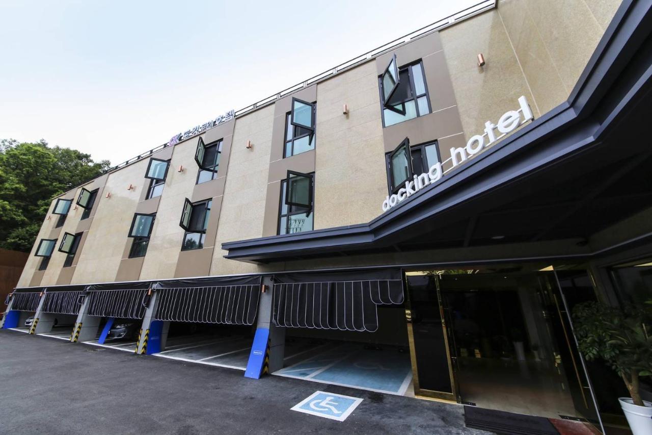 Docking Hotel Gimpo Exterior foto