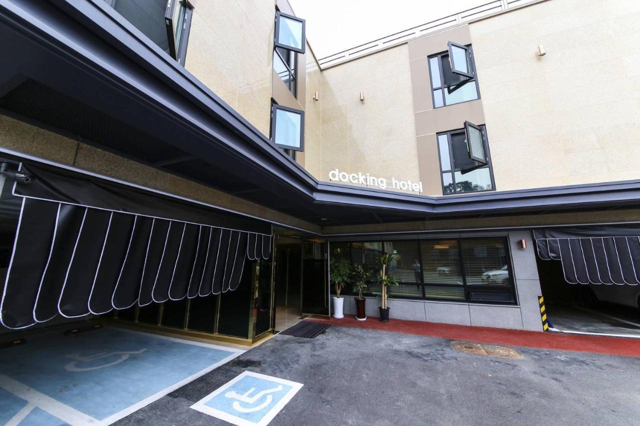Docking Hotel Gimpo Exterior foto