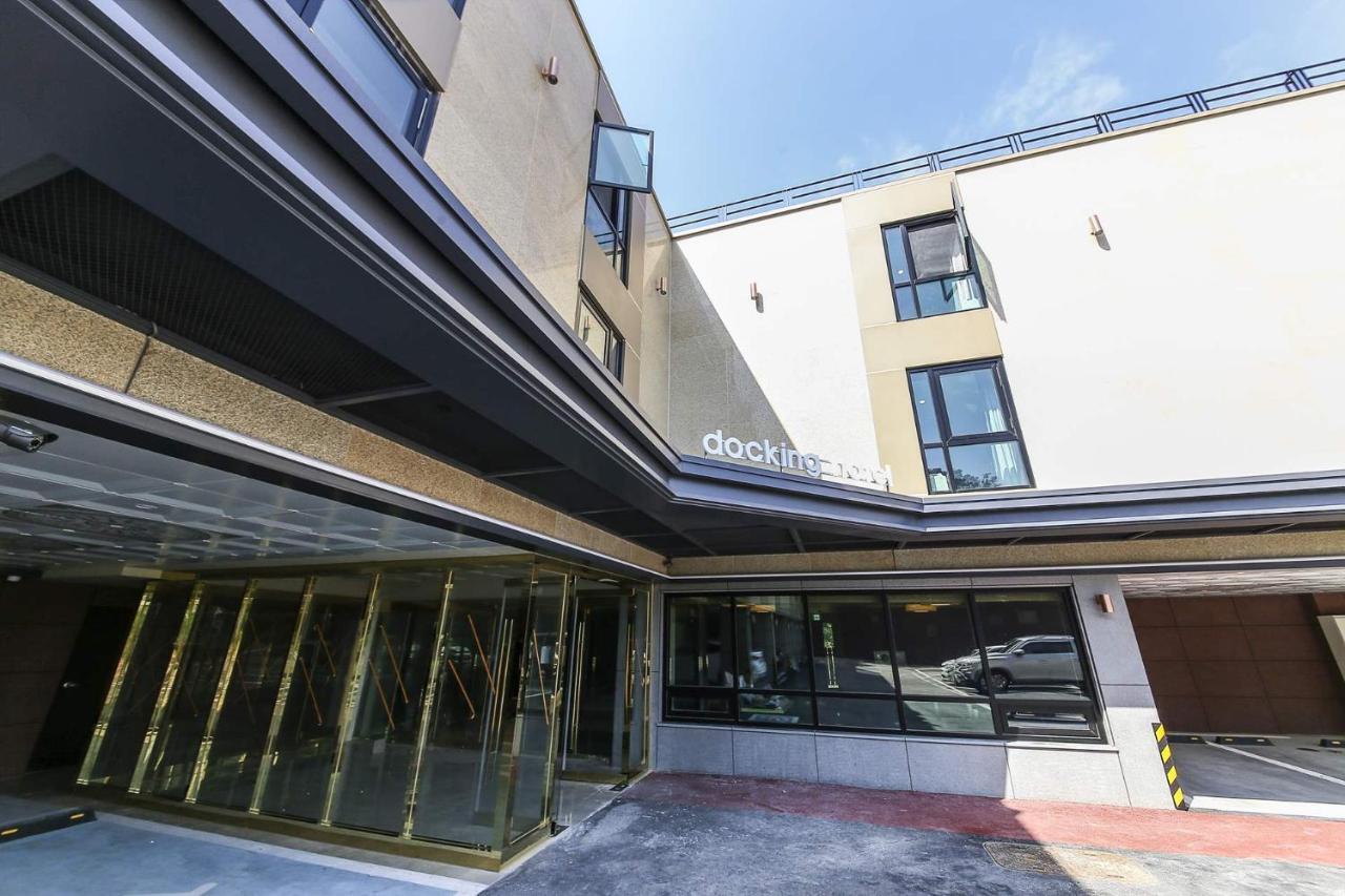 Docking Hotel Gimpo Exterior foto