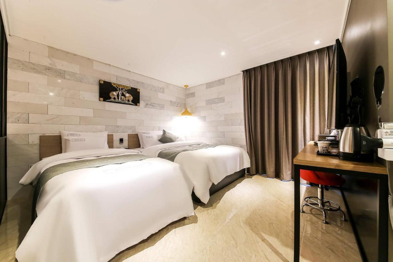 Docking Hotel Gimpo Exterior foto