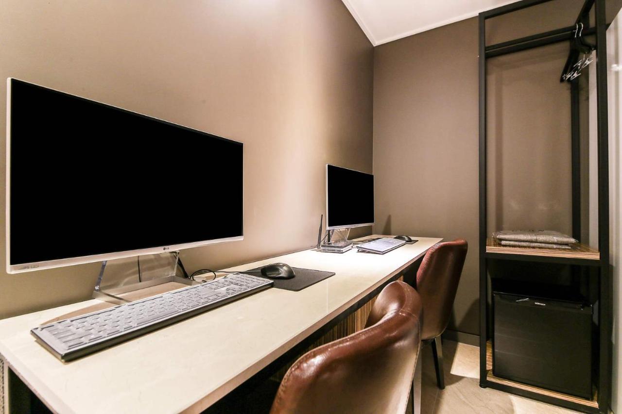 Docking Hotel Gimpo Exterior foto