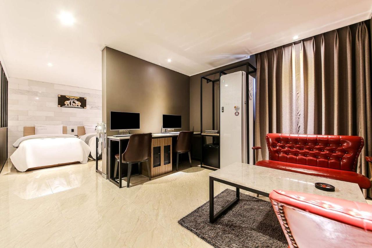 Docking Hotel Gimpo Exterior foto